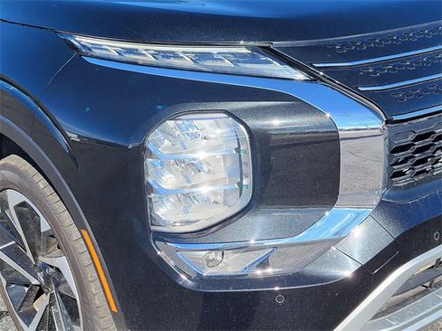 Used 2024 Mitsubishi Outlander SE image 5