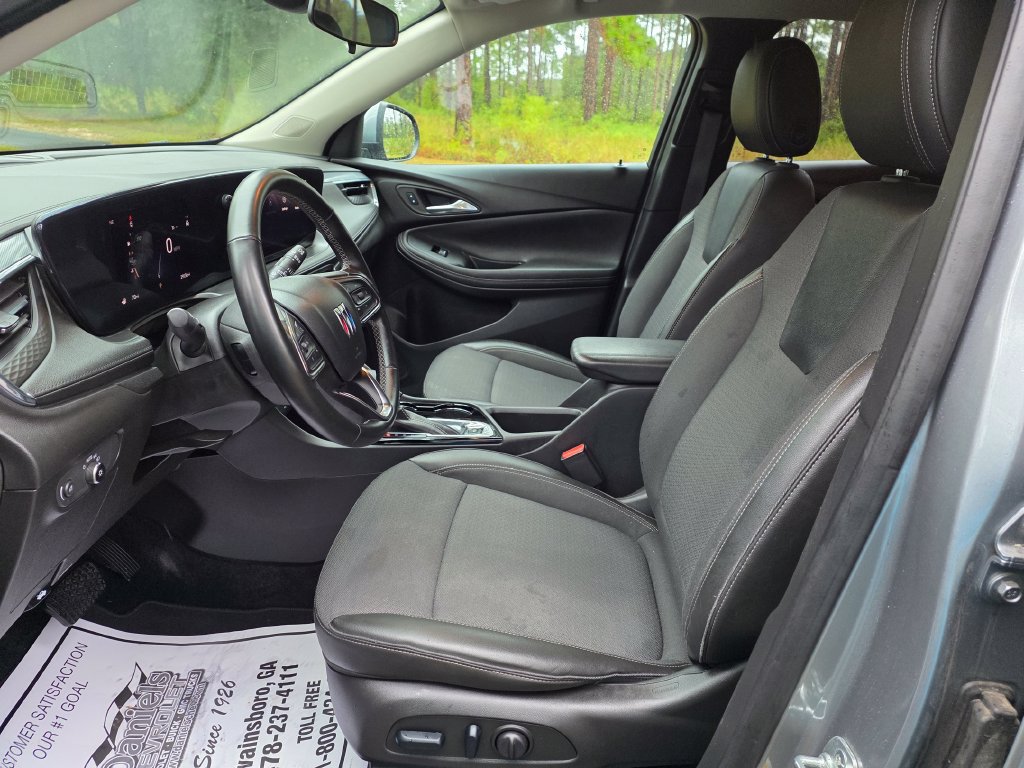 Used 2025 Buick Encore GX Preferred w/ Comfort Package FWD image 13