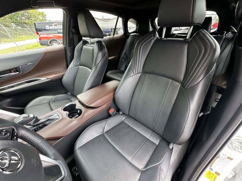 Used 2023 Toyota Venza Limited AWD/4WD image 25