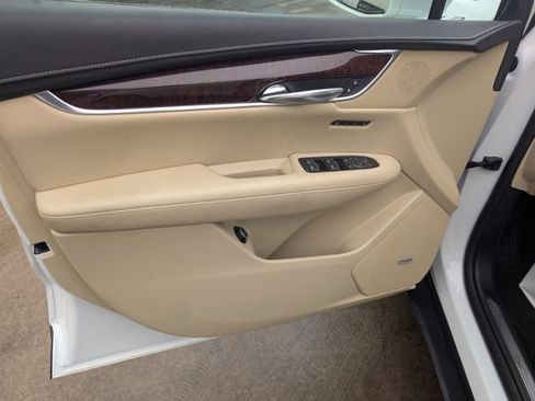 Used 2017 Cadillac XT5 Premium Luxury w/ Driver Assist Package image 15