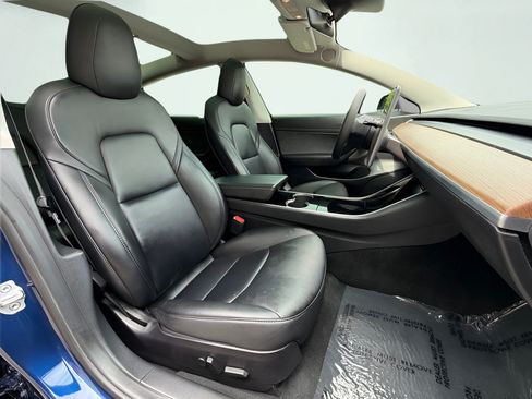 Used 2020 Tesla Model 3 Standard Range Plus RWD image 38