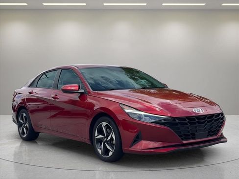 Used 2023 Hyundai Elantra SEL w/ Convenience Package FWD image 7