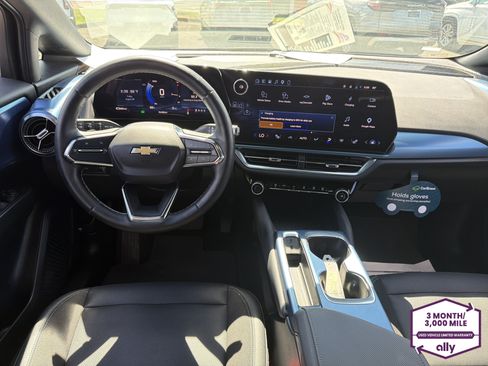 Certified 2024 Chevrolet Equinox EV LT FWD image 11