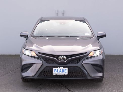 Used 2018 Toyota Camry SE image 17