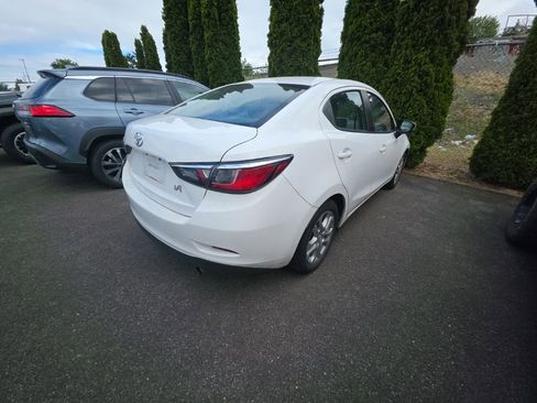 Used 2018 Toyota Yaris iA FWD image 3