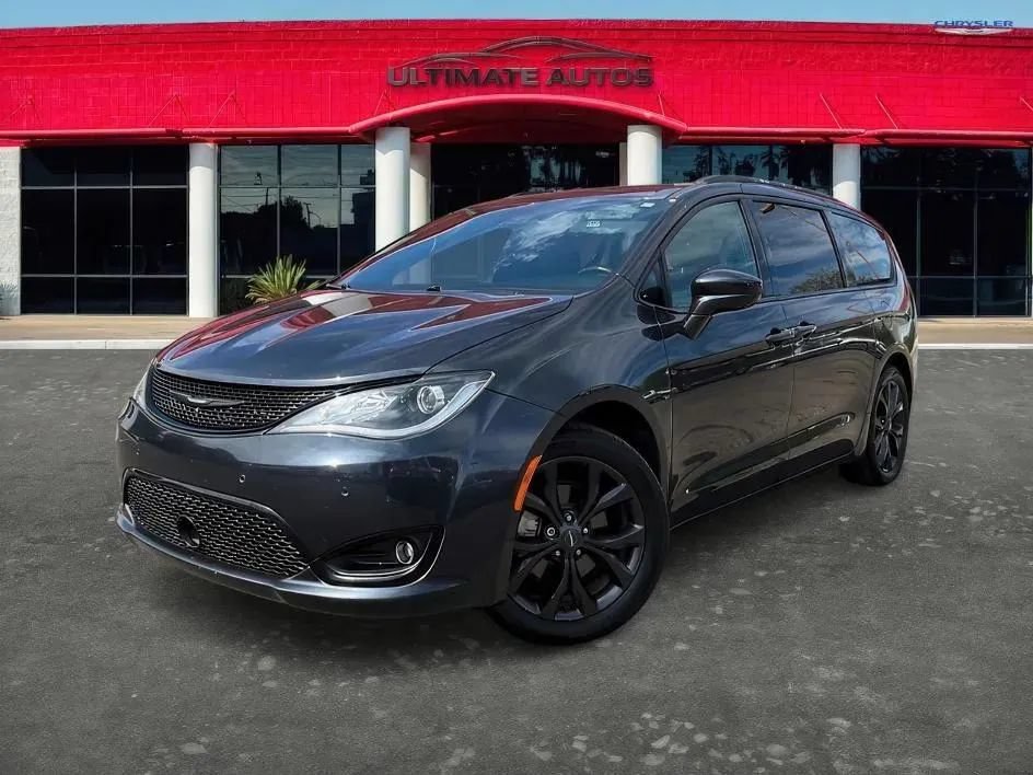 Used 2019 Chrysler Pacifica Touring-L w/ Advanced Safetytec Group FWD image 2