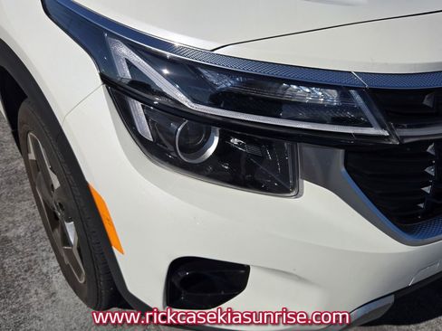 Used 2025 Kia Seltos EX FWD image 10