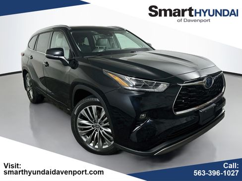 Used 2022 Toyota Highlander Platinum AWD/4WD image 1