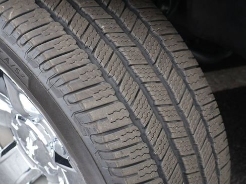 Used 2018 Chevrolet Tahoe Premier AWD/4WD image 15
