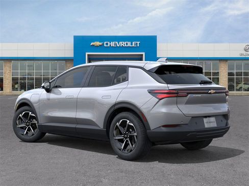 New 2026 Chevrolet Equinox EV LT image 3