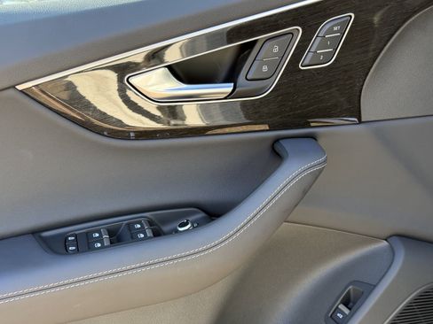 Certified 2025 Audi Q7 2.0T Premium Plus w/ Premium Plus Package image 11