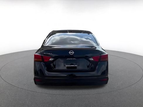 Used 2025 Nissan Altima 2.5 SV FWD image 10