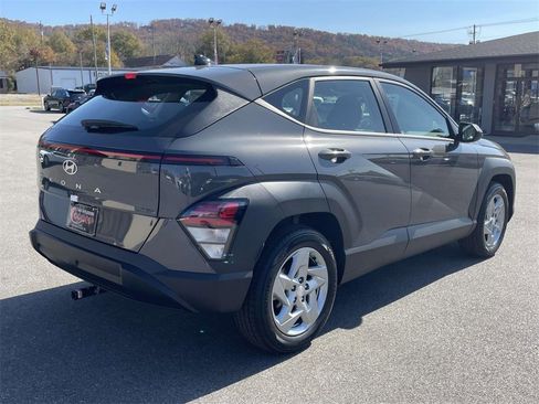 New 2026 Hyundai Kona SE image 3