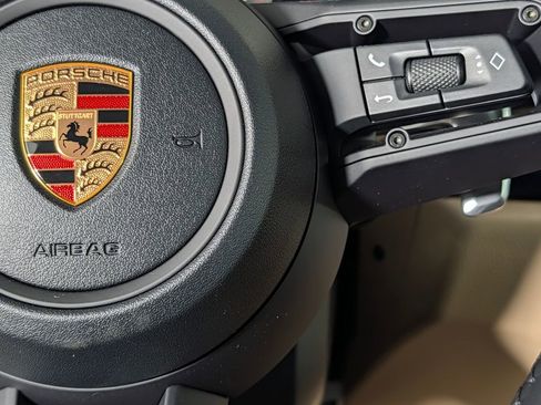 New 2026 Porsche Macan image 37