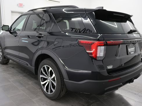 Used 2025 Ford Explorer ST-Line image 6