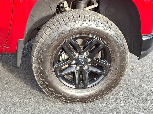 Used 2022 Chevrolet Silverado 1500 LT Trail Boss w/ Convenience Package II image 9