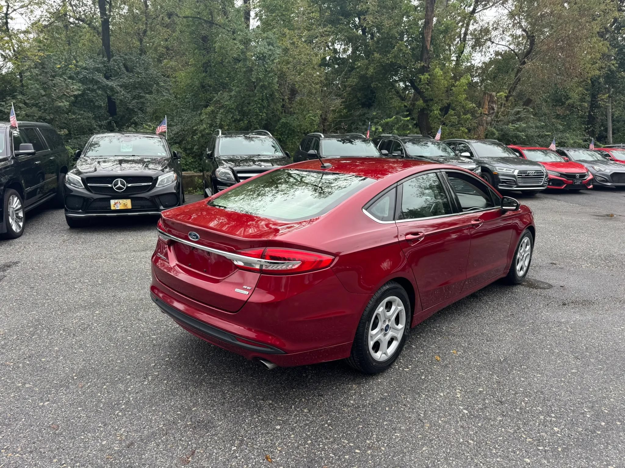 Used 2018 Ford Fusion SE FWD image 5