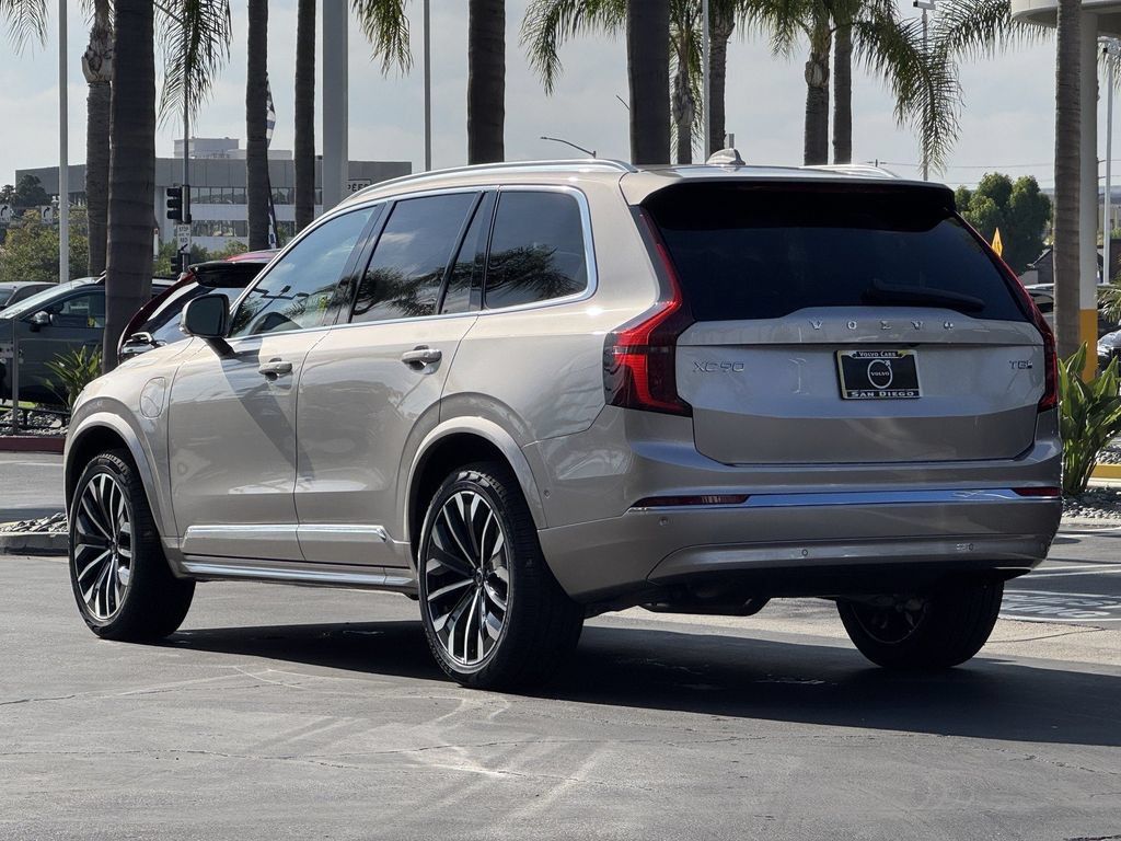 New 2026 Volvo XC90 T8 Plus AWD/4WD image 3