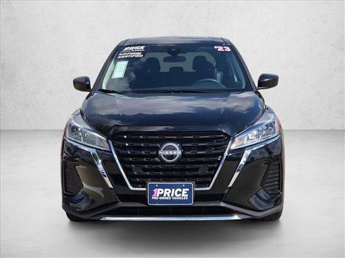 Used 2023 Nissan Kicks S image 2