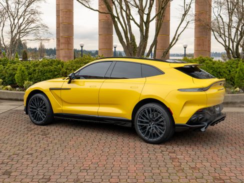 Used 2023 Aston Martin DBX 707 image 2