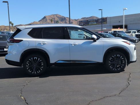 New 2026 Nissan Rogue Platinum image 5