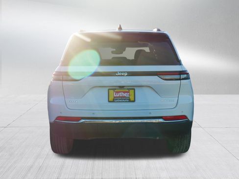 Used 2023 Jeep Grand Cherokee Laredo w/ Luxury Tech Group I image 6