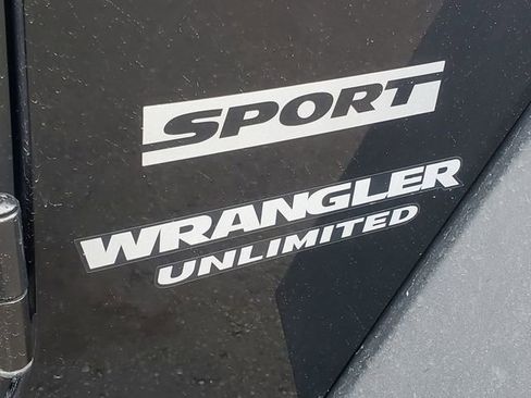 Used 2015 Jeep Wrangler Unlimited Sport w/ Connectivity Group image 7