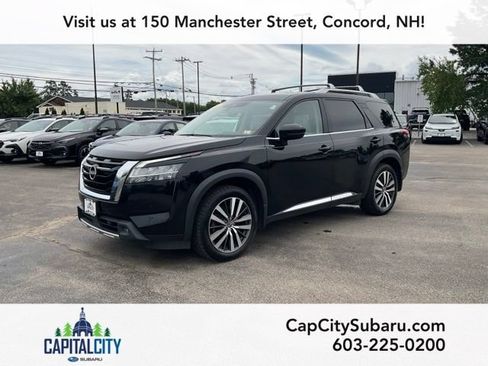 Used 2022 Nissan Pathfinder Platinum w/ Cargo Package AWD/4WD image 4