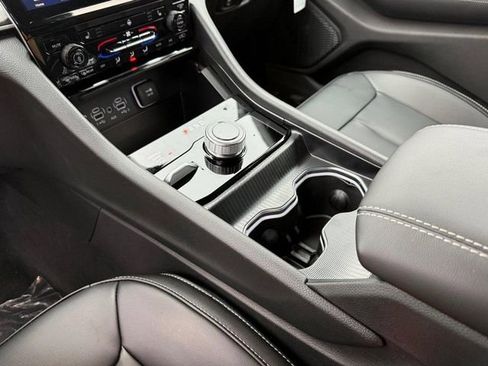 New 2025 Jeep Grand Cherokee L Limited image 30