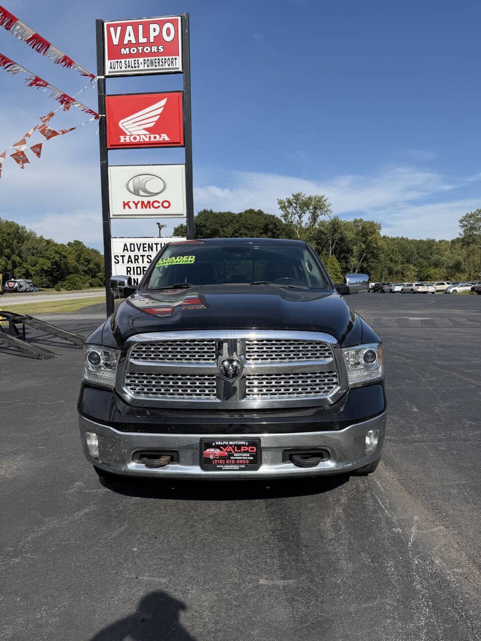 Used 2014 RAM 1500 Laramie w/ Convenience Group AWD/4WD image 2