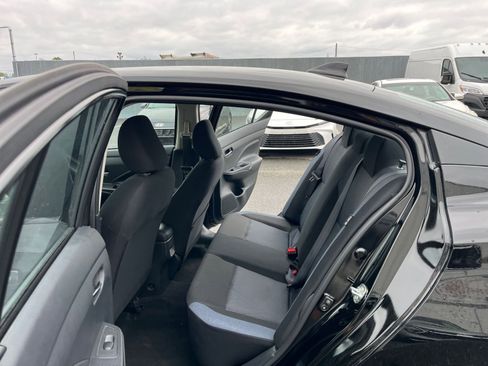 Used 2025 Nissan Versa SV FWD image 25