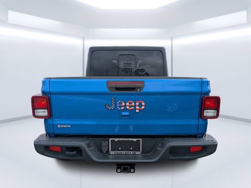 Used 2022 Jeep Gladiator Sport AWD/4WD image 4