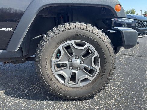 Used 2018 Jeep Wrangler Rubicon w/ Cold Weather Group image 12