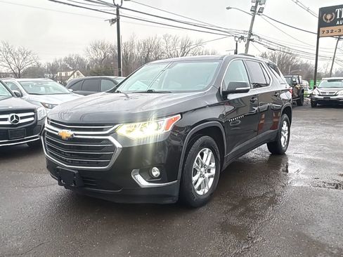 Used 2018 Chevrolet Traverse LT image 1