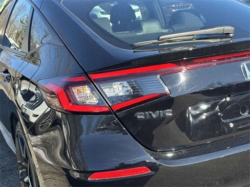 Used 2023 Honda Civic Sport image 11