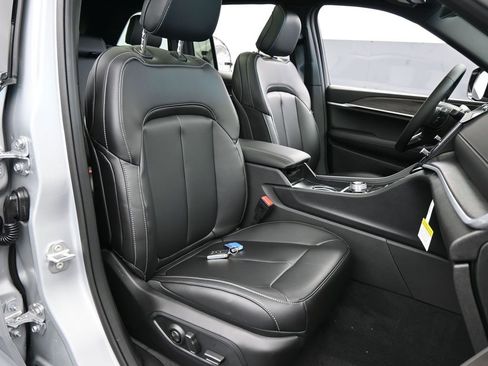 New 2026 Jeep Grand Cherokee Limited w/ Limited Altitude Package RWD image 40