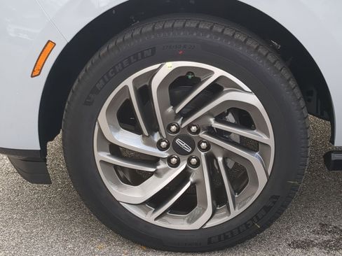 New 2025 Lincoln Navigator Reserve image 9