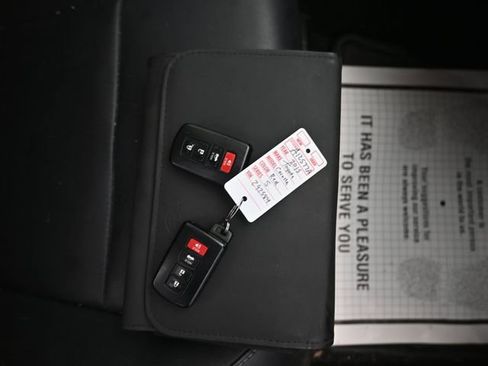 Used 2015 Toyota Corolla S Premium image 10