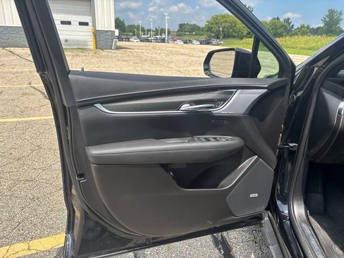 Used 2022 Cadillac XT5 Sportv w/ LPO, ONYX Package AWD/4WD image 19