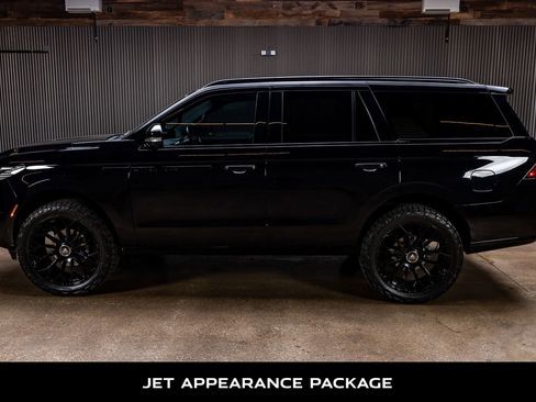 Used 2025 Lincoln Navigator Reserve w/ Jet Appearance Package image 6