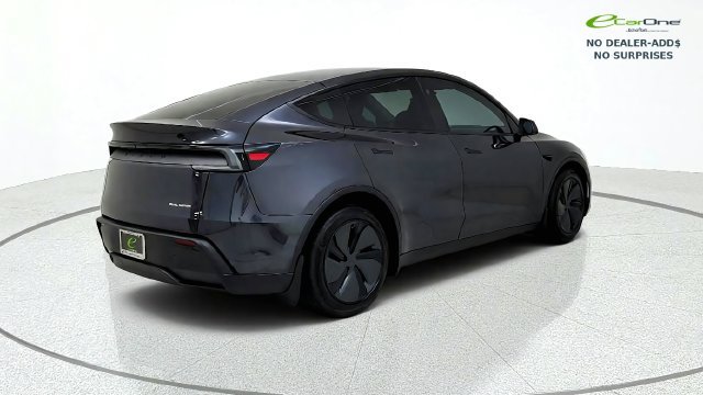 Used 2026 Tesla Model Y AWD image 8