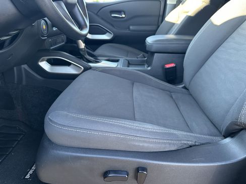 Used 2022 Nissan Frontier SV image 10