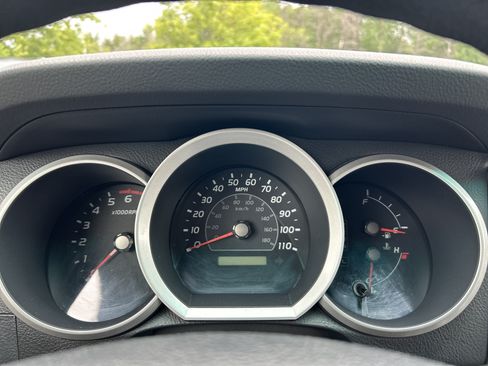 Used 2008 Toyota 4Runner SR5 AWD/4WD image 10