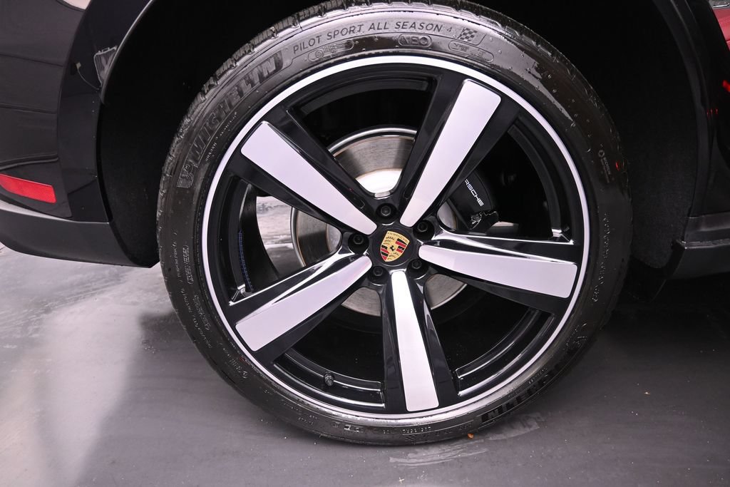 New 2026 Porsche Macan AWD/4WD image 24