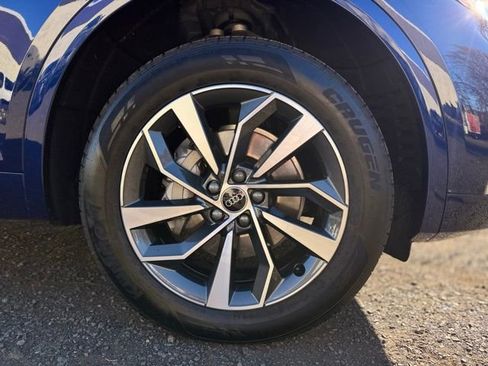 Certified 2025 Audi Q5 2.0T Premium Plus image 8