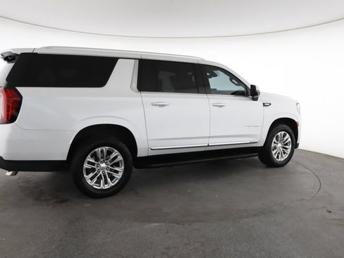 Used 2021 GMC Yukon XL SLT w/ SLT Premium Package AWD/4WD image 13