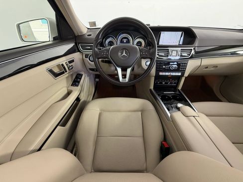 Used 2014 Mercedes-Benz E 250 BlueTEC 4MATIC Sedan image 36