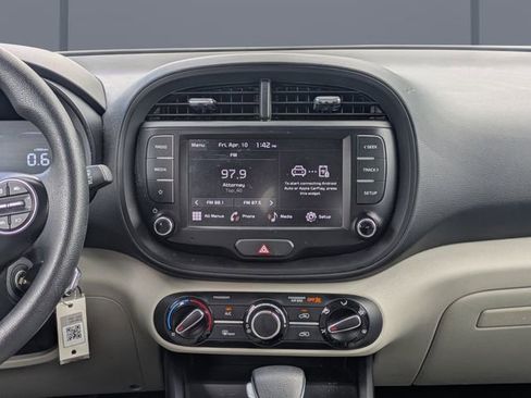 Used 2023 Kia Soul LX w/ Option Group 015 FWD image 17