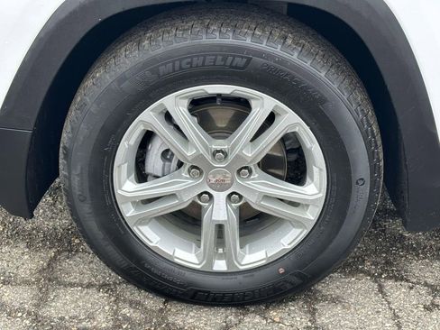 Certified 2023 GMC Terrain SLE w/ Driver Convenience Package image 9