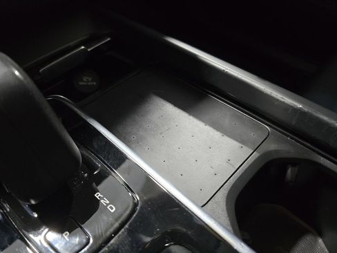 Used 2022 Volvo XC60 T8 Inscription Expression image 24